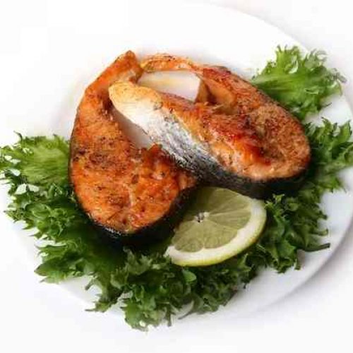 fresh-salmon-garnish-with-salad_144627-6631